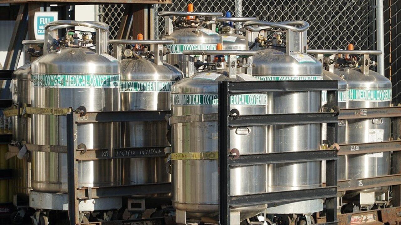 Medical gas cylinder handling best practices for hospitals and clinics